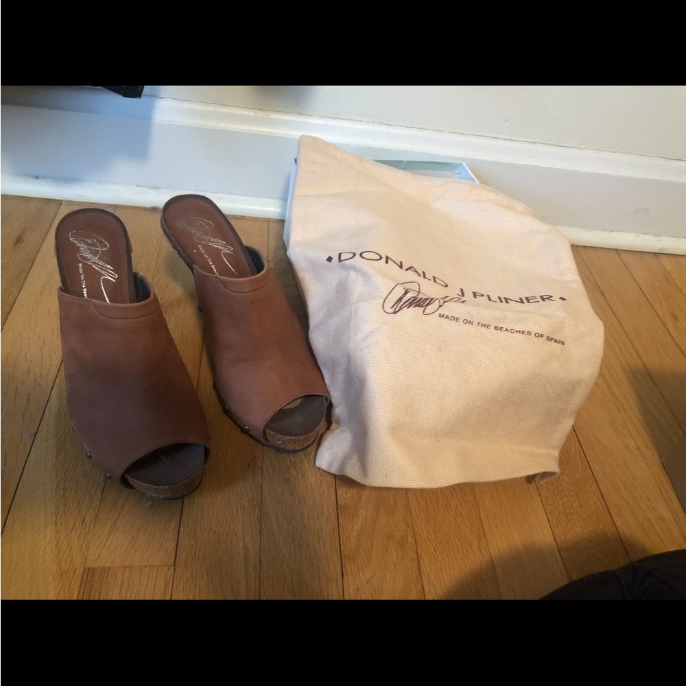 Donald J. Pliner Women's Tan Mules